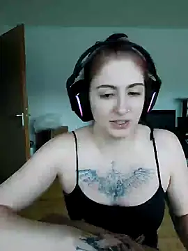 Gamergirl-Linela online show from 03.04.25