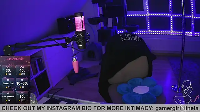 Gamergirl-Linela online show from 10.21.25