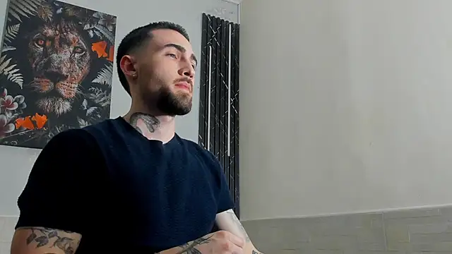 Snapshot of Luke_davis01 chatting on 02.25.25 Luke davis01 online show from 02.25.25