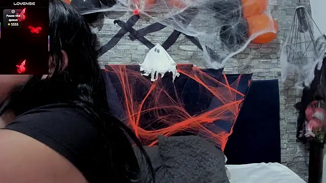 Sophia Brunett online show from 10.27.25