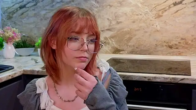 Snapshot of AshleyHandley chatting on 02.13.25 AshleyHandley online show from 02.13.25