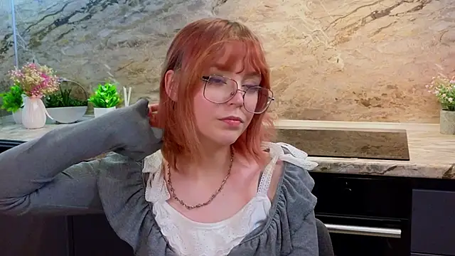 Snapshot of AshleyHandley chatting on 02.13.25 AshleyHandley online show from 02.13.25