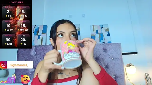 Skye Moore online show from 10.10.25