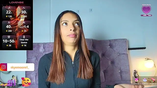 Skye Moore online show from 10.17.25