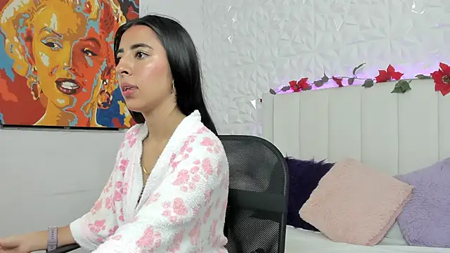 Snapshot of Mirandaa_Rogers chatting on 02.23.25 Mirandaa Rogers online show from 02.23.25