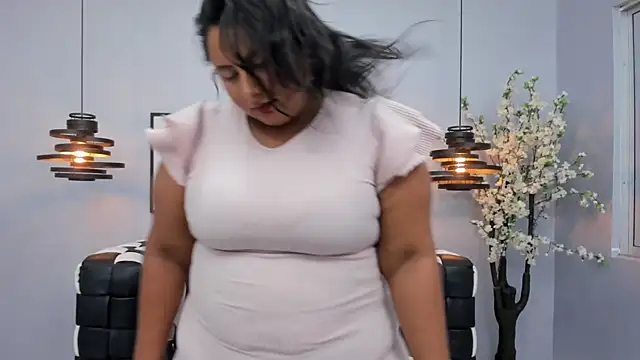 Snapshot of BBW_CINDY chatting on 02.10.25 BBW CINDY online show from 02.10.25