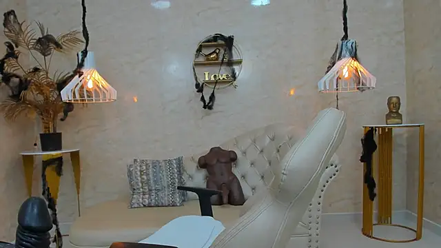 Snapshot of BBW_CINDY chatting on 10.23.25 BBW CINDY online show from 10.23.25