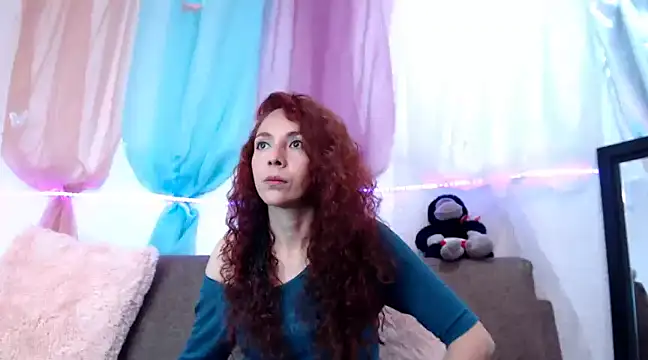 Snapshot of alisonandree chatting on 02.11.25 alisonandree online show from 02.11.25