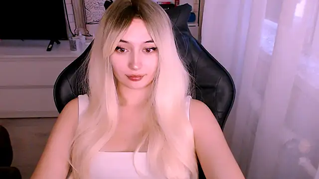 beauty blonde online show from 10.19.25