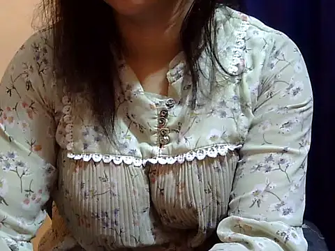 Snapshot of Your_cutiepie_ chatting on 02.18.25 Your cutiepie  online show from 02.18.25