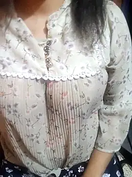 Snapshot of Your_cutiepie_ chatting on 02.21.25 Your cutiepie  online show from 02.21.25