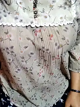 Snapshot of Your_cutiepie_ chatting on 02.21.25 Your cutiepie  online show from 02.21.25