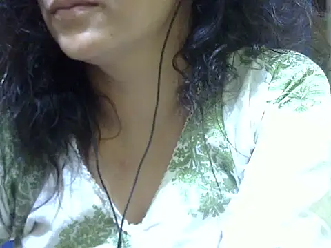 Snapshot of Your_cutiepie_ chatting on 10.15.25 Your cutiepie  online show from 10.15.25