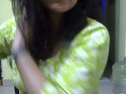 Snapshot of Your_cutiepie_ chatting on 10.18.25 Your cutiepie  online show from 10.18.25