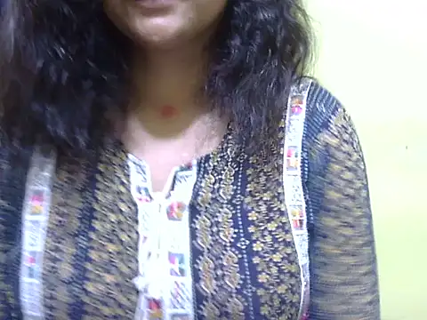 Snapshot of Your_cutiepie_ chatting on 10.19.25 Your cutiepie  online show from 10.19.25