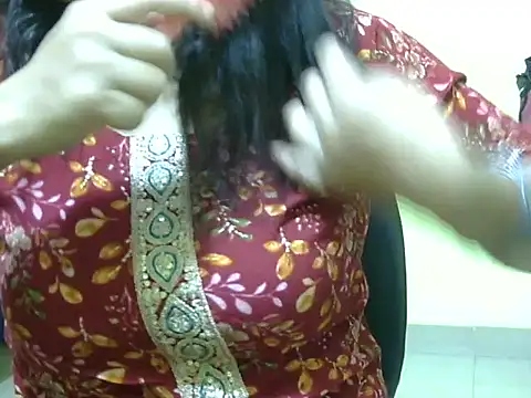 Snapshot of Your_cutiepie_ chatting on 10.27.25 Your cutiepie  online show from 10.27.25