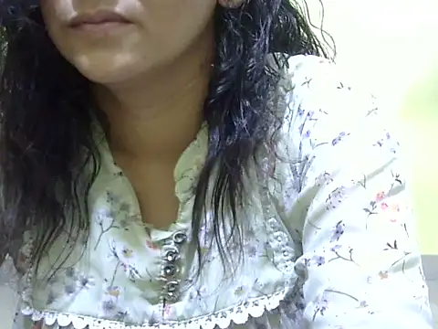 Snapshot of Your_cutiepie_ chatting on 10.28.25 Your cutiepie  online show from 10.28.25