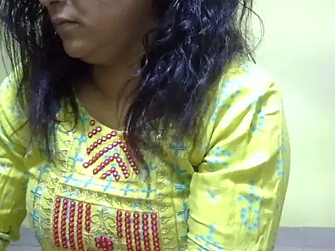 Snapshot of Your_cutiepie_ chatting on 10.29.25 Your cutiepie  online show from 10.29.25