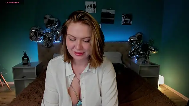 Snapshot of Angela_Wallace chatting on 02.12.25 Angela Wallace online show from 02.12.25