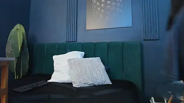 scarlet edwars online show from 04.05.26