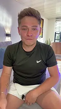 Snapshot of Angel_Montiell chatting on 10.30.25 Angel Montiell online show from 10.30.25