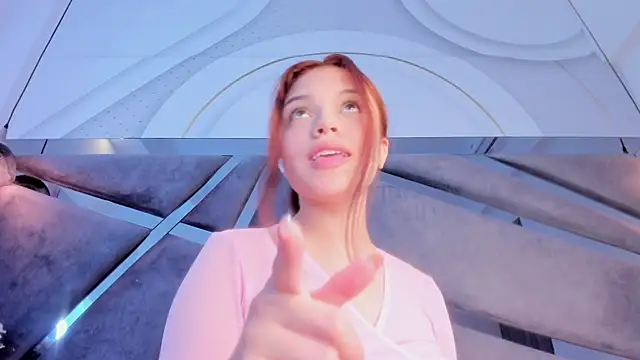 Giselle Lauren online show from 10.15.25