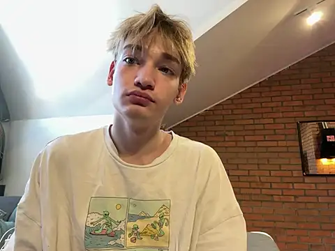 Julian wins online show from 02.24.25