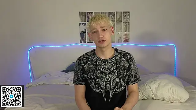 Snapshot of Julian_wins chatting on 03.19.26 Julian wins online show from 03.19.26