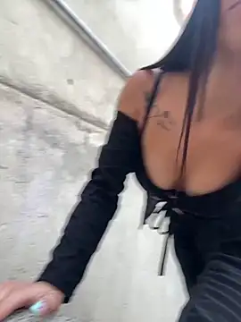 Laura-Khalifa online show from 02.11.25