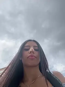 Laura-Khalifa online show from 02.16.25