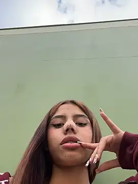 Laura-Khalifa online show from 02.18.25