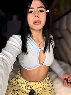 Laura-Khalifa online show from 04.15.26