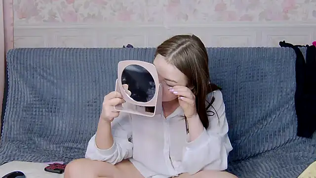 Perris cuttiee online show from 03.21.25