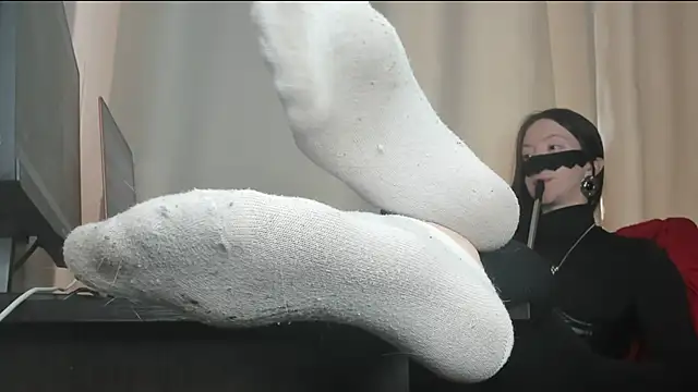 Snapshot of holyharlot chatting on 05.29.26 holyharlot online show from 05.29.26