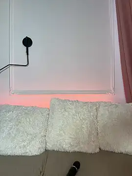 Snapshot of RosieMills chatting on 02.26.25 RosieMills online show from 02.26.25