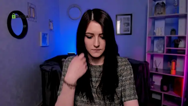 Snapshot of catherine_kitty chatting on 03.22.25 catherine kitty online show from 03.22.25