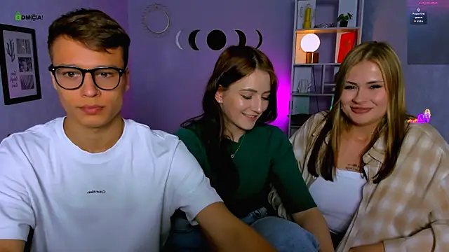 Snapshot of catherine_kitty chatting on 09.12.25 catherine kitty online show from 09.12.25