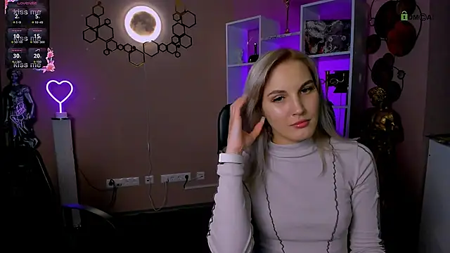 Snapshot of catherine_kitty chatting on 09.25.25 catherine kitty online show from 09.25.25