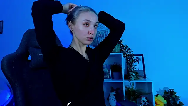 PhilippaAdamas online show from 02.12.25