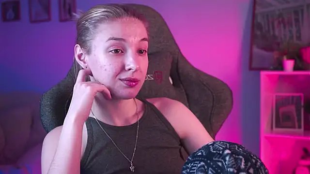 PhilippaAdamas online show from 02.23.25