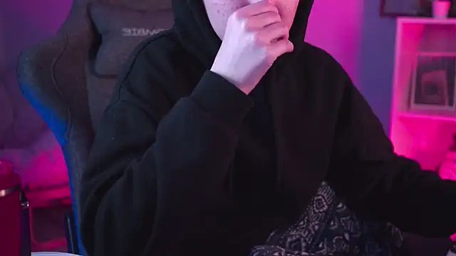 PhilippaAdamas online show from 02.27.25