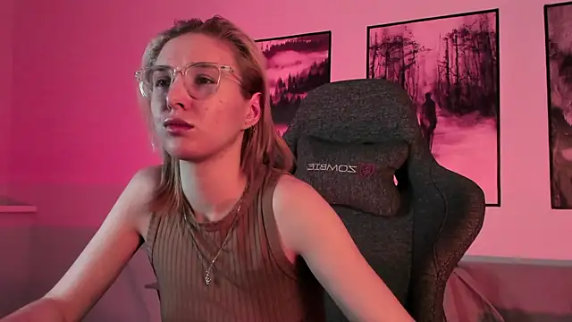 PhilippaAdamas online show from 02.28.25