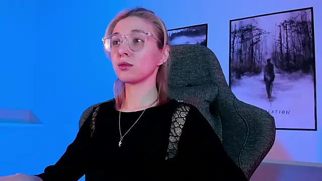 PhilippaAdamas online show from 03.06.25