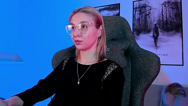 PhilippaAdamas online show from 03.06.25