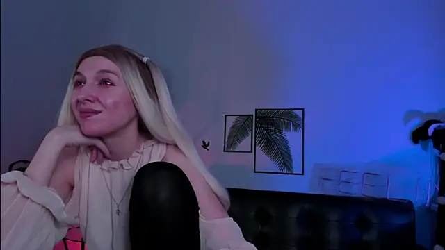 PhilippaAdamas online show from 03.13.25