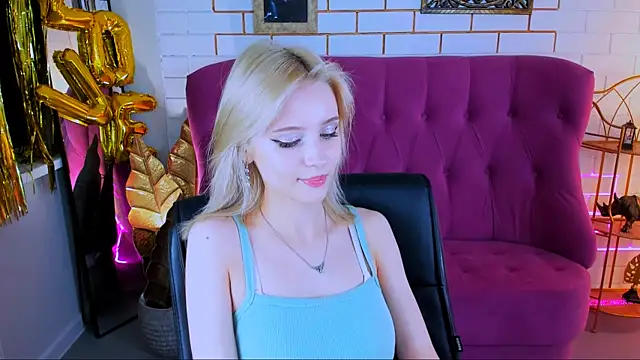 LeonaStane online show from 10.03.25