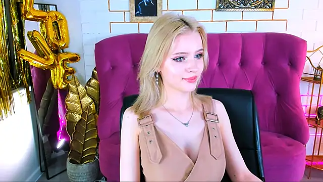 LeonaStane online show from 10.25.25