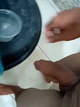 Snapshot of garoto-pirocudo chatting on 03.14.25 garoto-pirocudo online show from 03.14.25