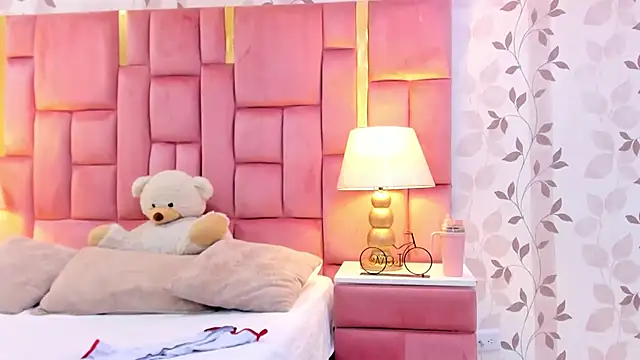 ArianaFranco online show from 04.12.26