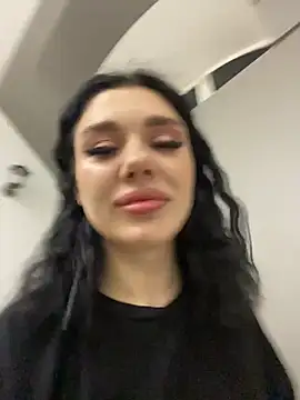 Snapshot of MaeveMoon chatting on 01.18.26 MaeveMoon online show from 01.18.26